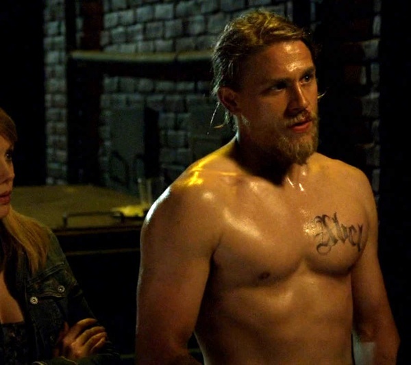 charlie hunnam shirtless sons of anarchy